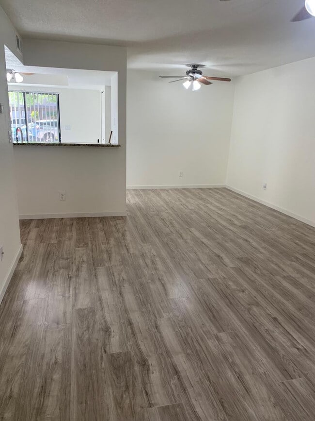 Building Photo - 9445 N 94th Pl