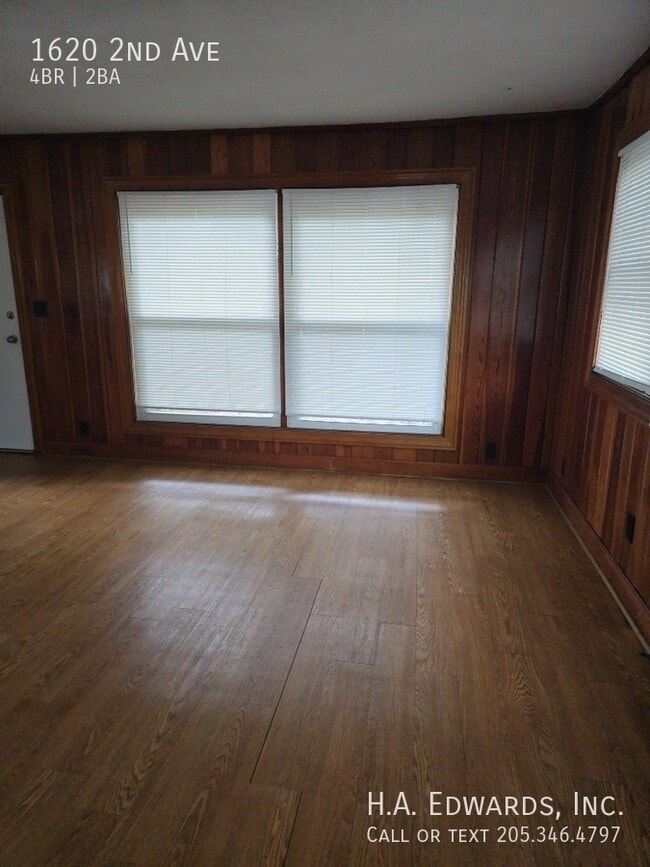 Building Photo - 1620 2nd Ave