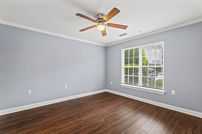 Building Photo - 2820 Bloomfield Ln