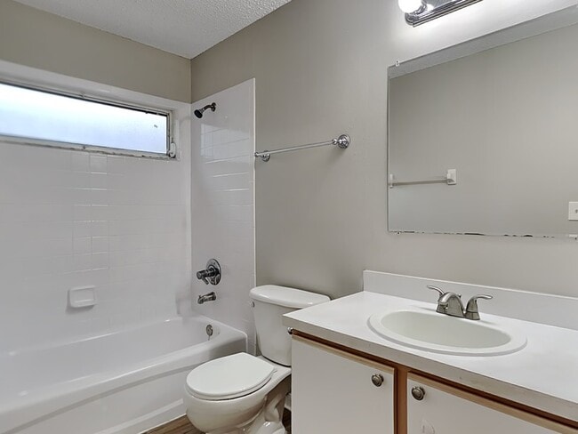 Building Photo - 530 Scarlet Maple Ct