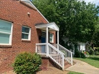 Building Photo - Cozy 2 Bedroom, 1 Bathroom Duplex – Comfor...