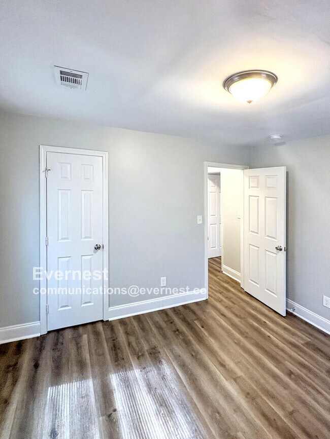 Building Photo - 2228 Jernigan Dr SE