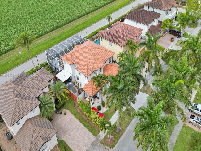 Building Photo - 6662 SW 166th Ct