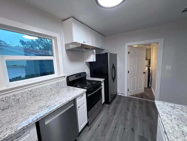 Building Photo - 3135 42nd St