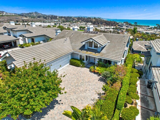 Building Photo - Stunning 3 Bed | 2.5 Bath Home with Office...