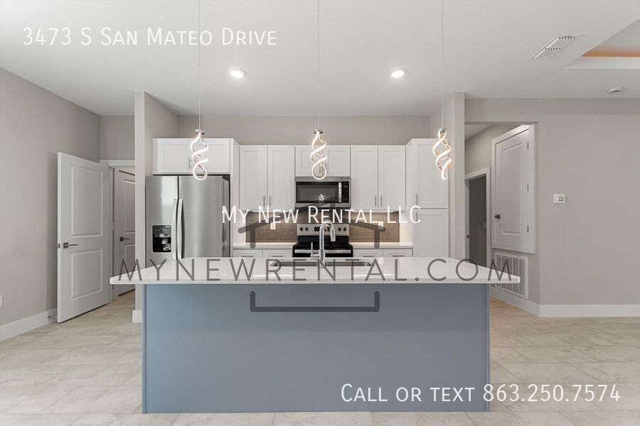Building Photo - 3473 S San Mateo Dr