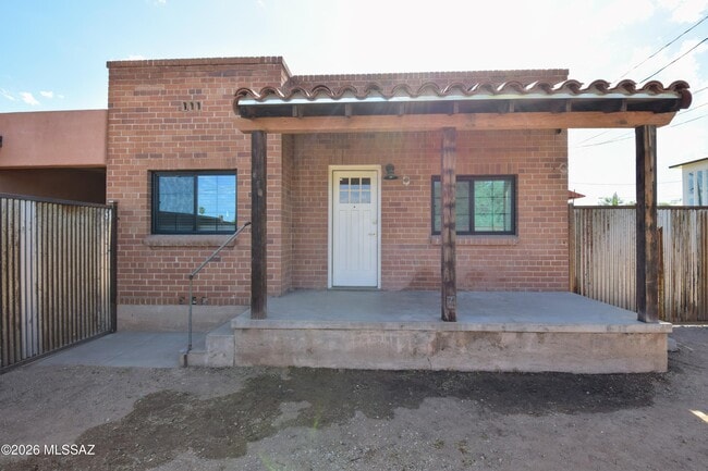 Building Photo - 130 N Cherry Ave