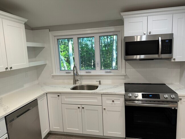 Primary Photo - 1618 Spur Dr S