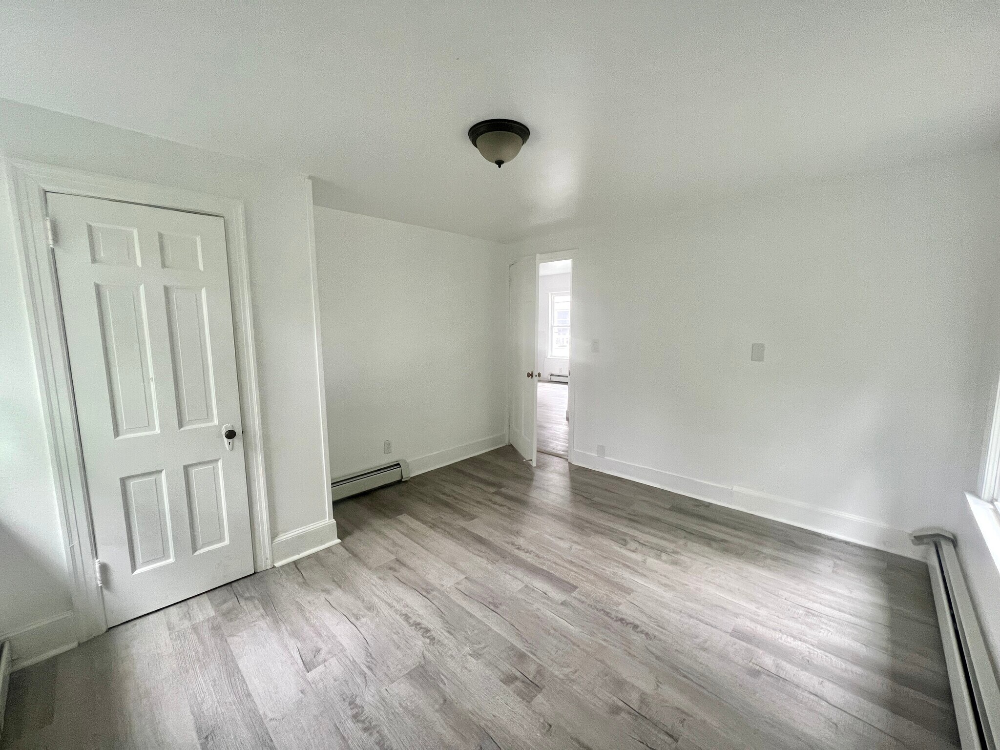 Building Photo - 236 Willetts Ave