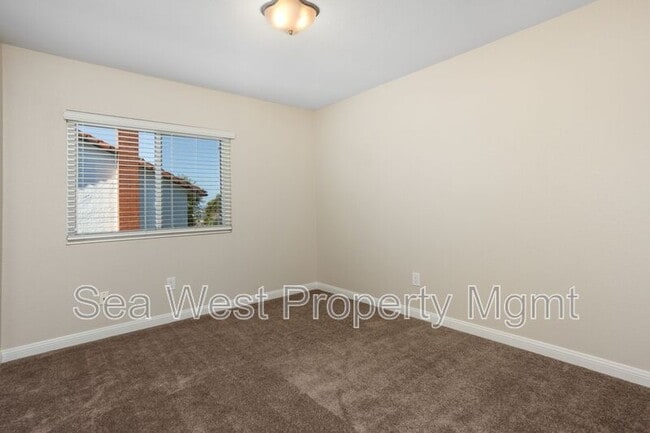 Building Photo - 1366 Eldean Ln