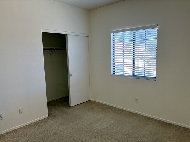 Building Photo - 455 S Mesa Dr