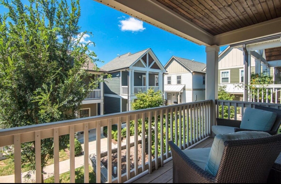 Building Photo - 710 Buchanan St