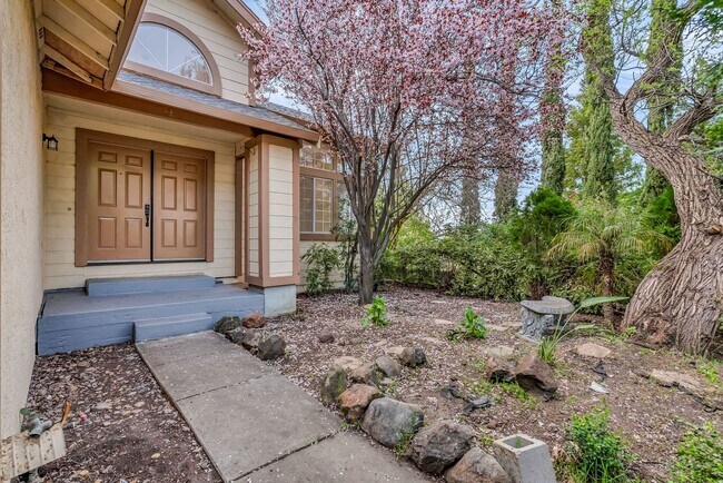 Building Photo - REMARKABLE VIEWS...LOTS OF PRIVACY IN YOUR OWN LITTLE WORLD..