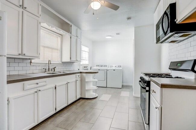 Building Photo - 3446 Blodgett St