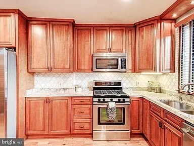 Kitchen - 645 S Curley St