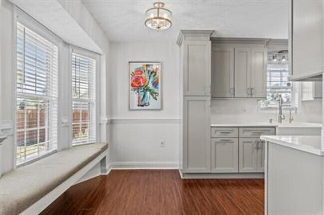 Building Photo - 600 S Buckeye Dr