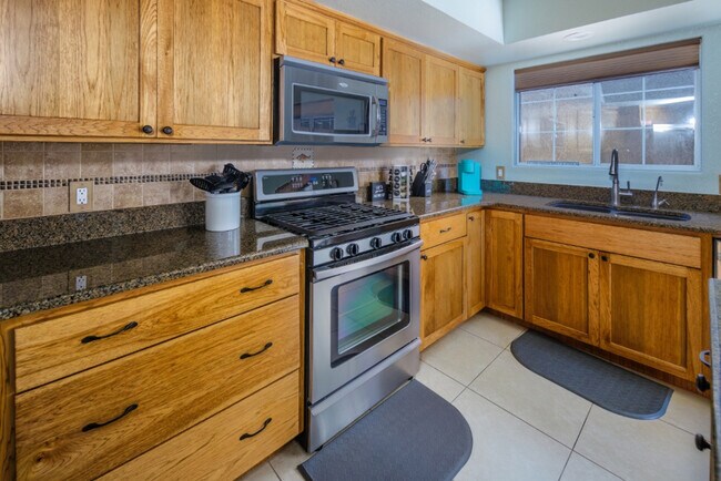Building Photo - 470 Acoma Blvd S