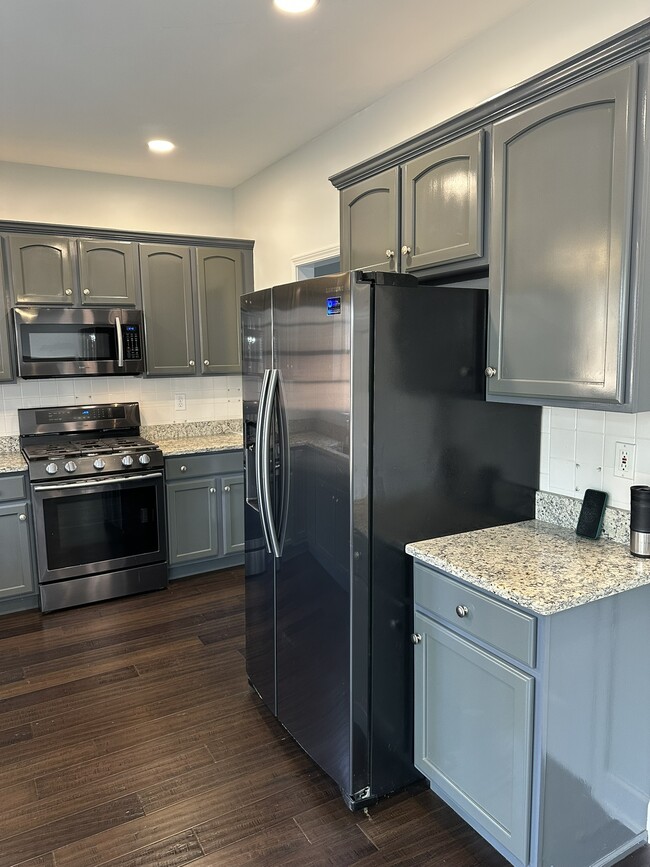 Building Photo - 580 Wisteria Dr