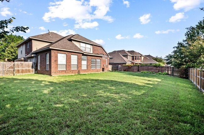 Building Photo - Stunning 4-Bedroom Rental Home with office...