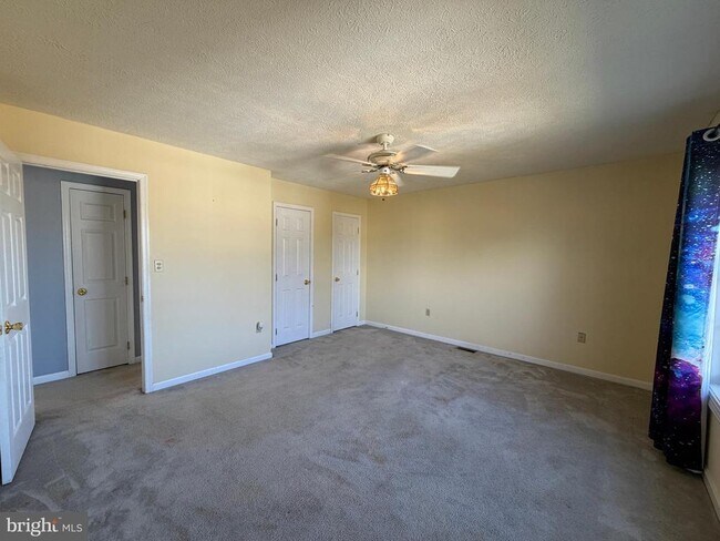 Building Photo - 104 New Kent Ct