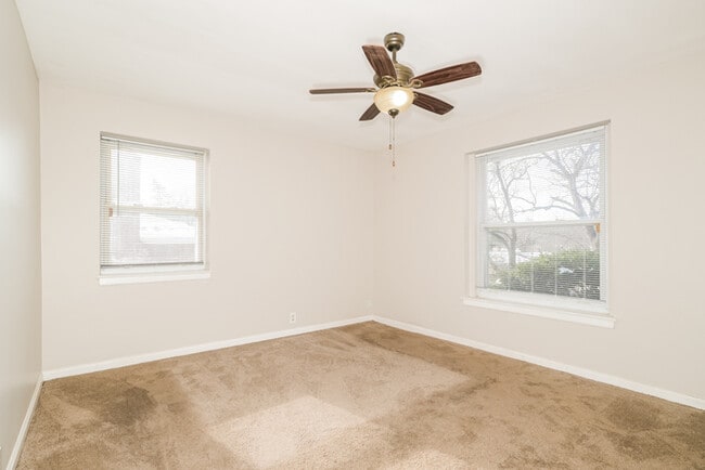 Building Photo - Fantastic 2bd/1ba home! Let yourself in!