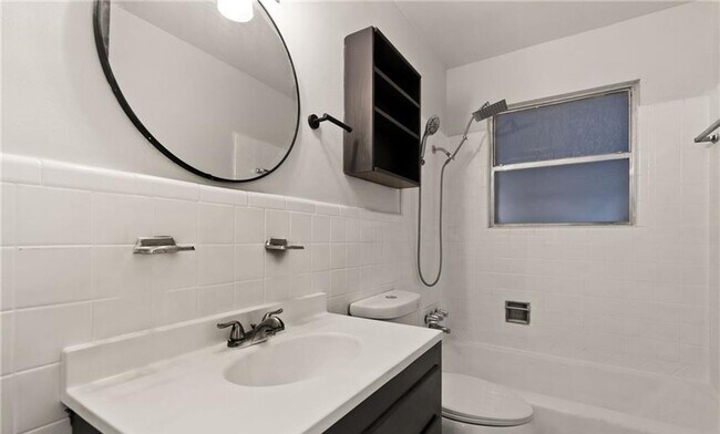 Building Photo - Renovated 4-bedroom 1.5 bathroom home!  Housing accepted! MOVE-IN SPECIAL!