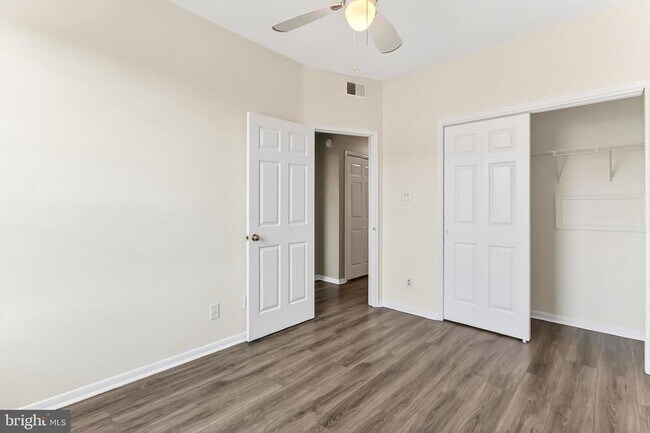 Building Photo - 674 Gateway Dr SE