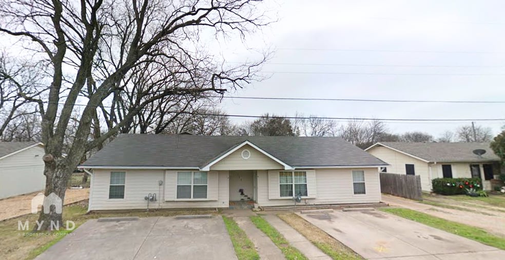 Primary Photo - 506 E University Ave