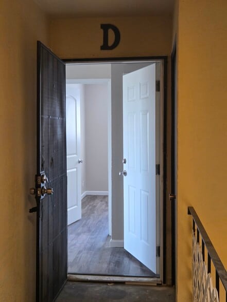 Building Photo - 25684 Spring Dr