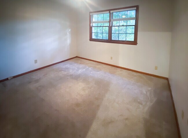 Bedroom 2 - 2233 Woodland Shores Rd