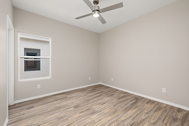 Building Photo - 4220 Walnut Ave
