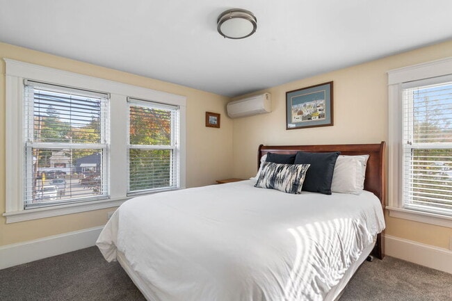 Building Photo - 181 Main St