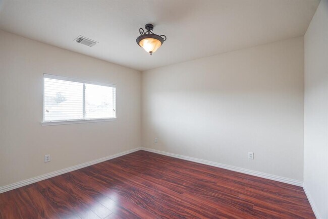 Building Photo - 21815 Grassy Hill Ln