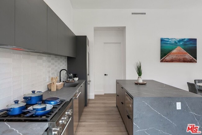 Building Photo - 1236 N Spaulding Ave