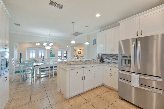 Building Photo - 660 Kara Dr