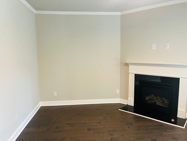 Building Photo - Wow! 4 bedroom 2.5 bathroom in Suwanee! Must See!!