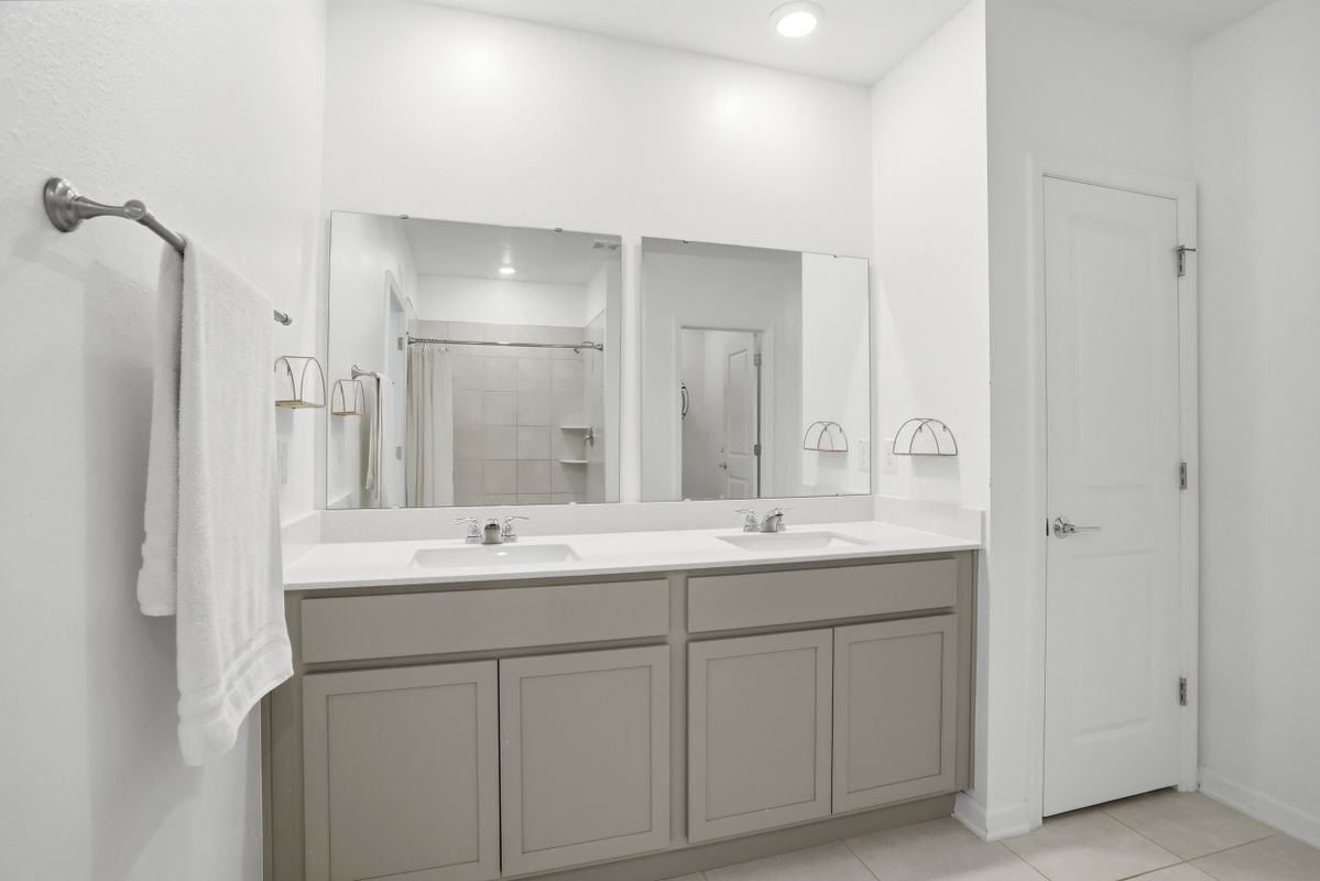 Building Photo - 740 Trotters Dr