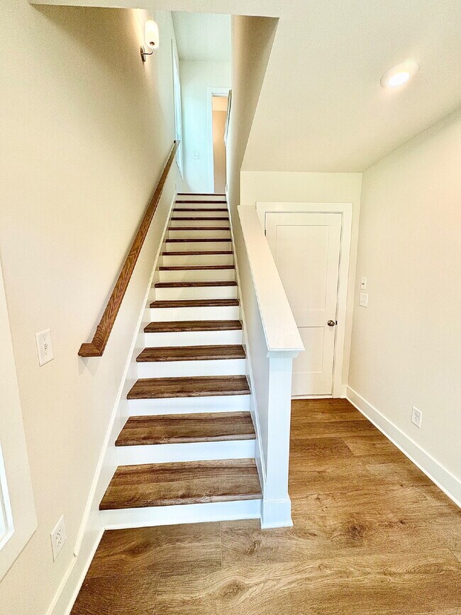 Building Photo - Your Alpharetta Retreat Awaits – Elegant T...