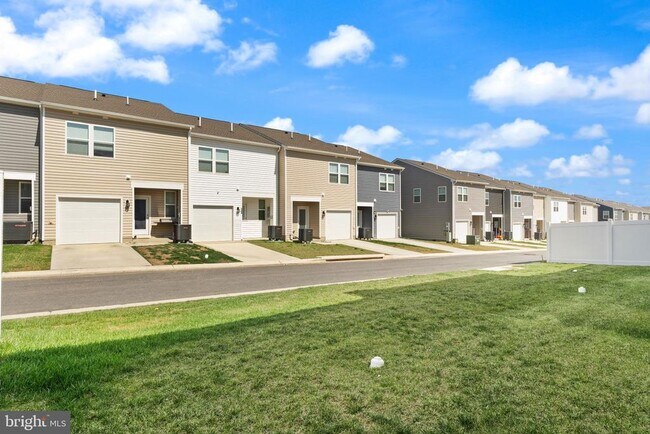 Building Photo - 138 Willett Holw St