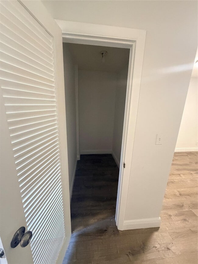 Building Photo - 1201 SE 2nd Ct