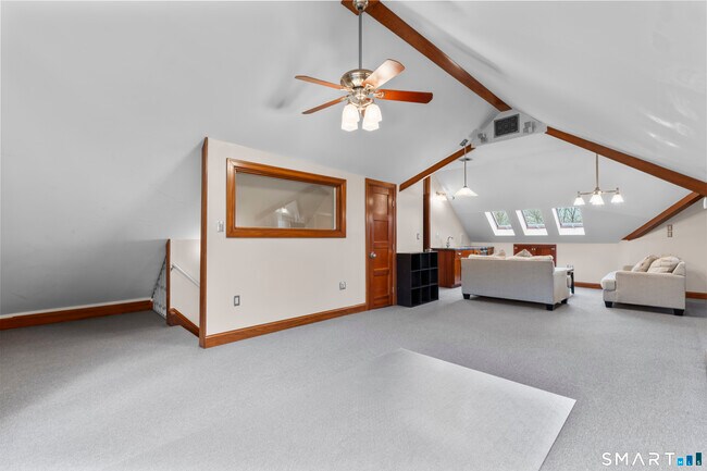 Building Photo - 105 Howe Ave