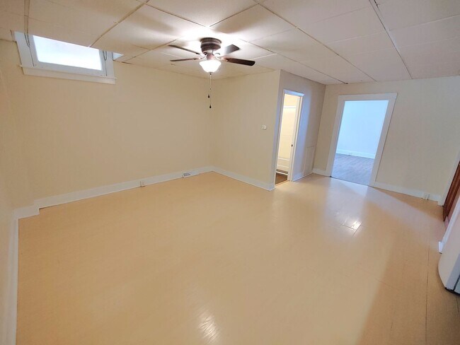 Building Photo - 3002 Churchview Ave