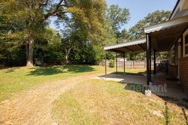 Building Photo - 2671 Dalewood Dr