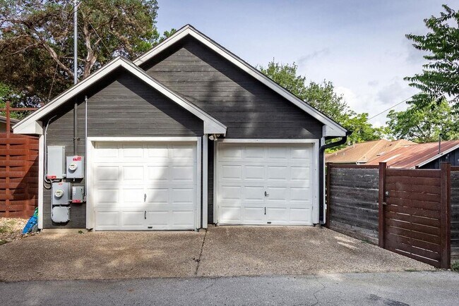 Building Photo - 1709 Alta Vista Ave