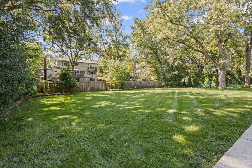 Building Photo - 2712 2nd Private Rd