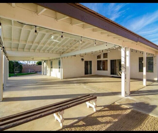Building Photo - 80265 Moonshadow Dr