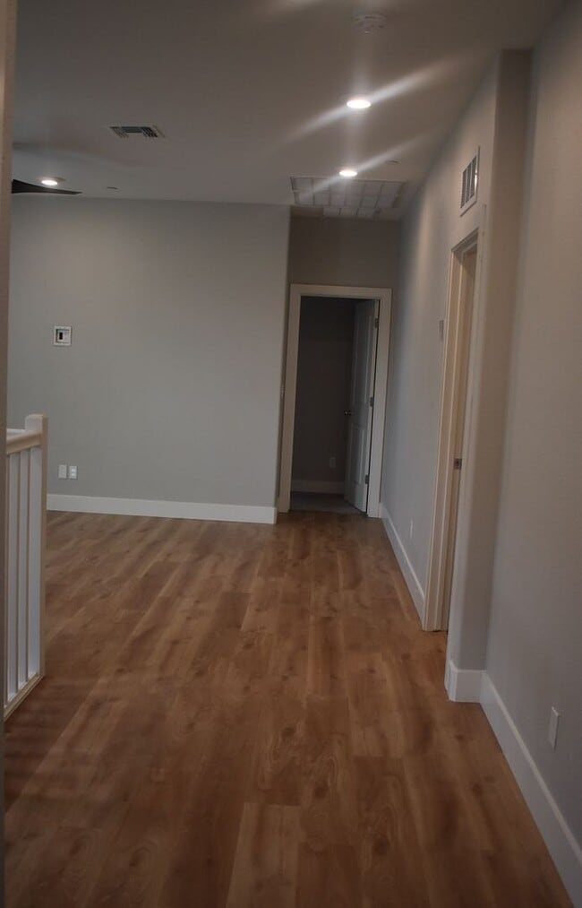 Building Photo - Newer home in beautiful Winters!