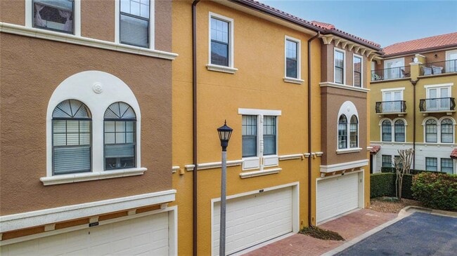 Building Photo - 3805 Messina Dr