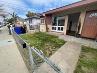 Building Photo - Ocean Beach Duplex