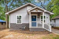 Building Photo - 3378 La Vista Dr